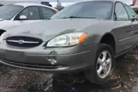 Photo of 2002 Ford Taurus
