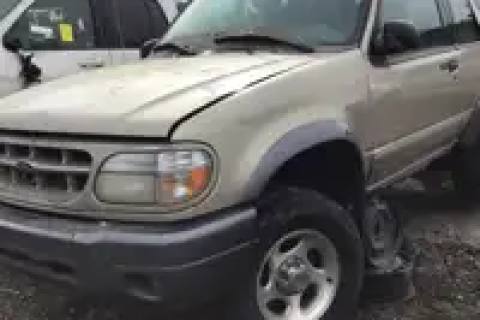 Photo of 2000 Ford Explorer