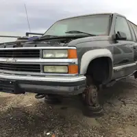 Photo of 1999 General Motors Suburban 1500