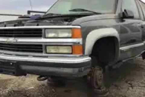 Photo of 1999 General Motors Suburban 1500
