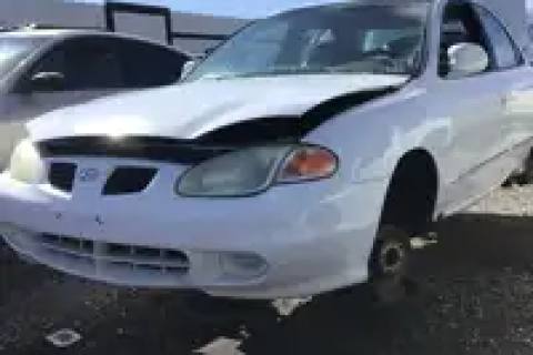 Photo of 2000 Hyundai Elantra