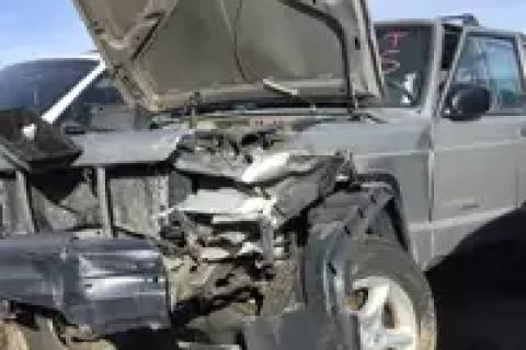 Photo of 2000 Jeep Cherokee