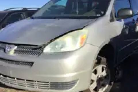 Photo of 2004 Toyota Sienna