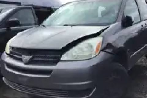 Photo of 2004 Toyota Sienna
