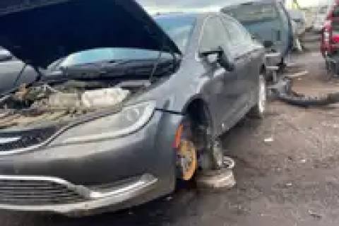 Photo of 2015 Chrysler 200