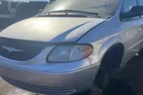 Photo of 2002 Chrysler Town & Country