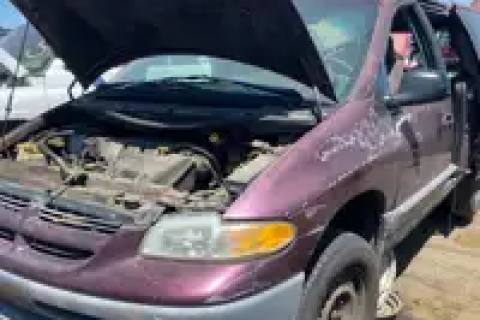 Photo of 1999 Dodge Caravan