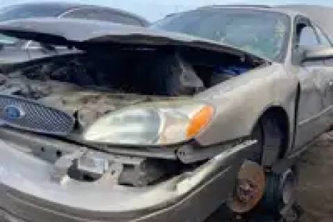 Photo of 2005 Ford Taurus