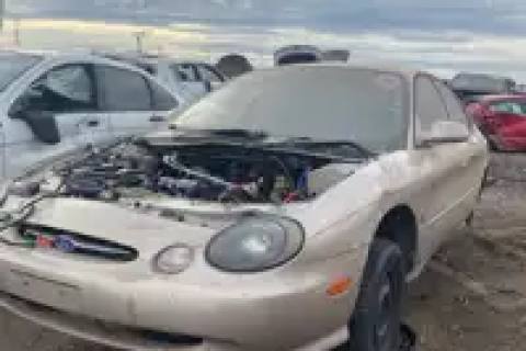 Photo of 1999 Ford Taurus
