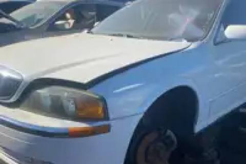 Photo of 2002 Ford Lincoln Ls