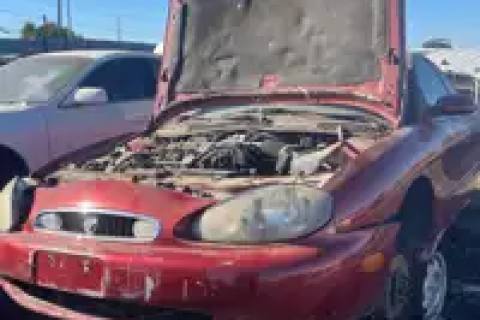 Photo of 1999 Ford Sable