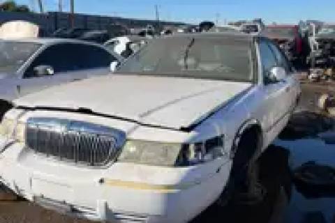Photo of 2000 Ford Grand Marquis