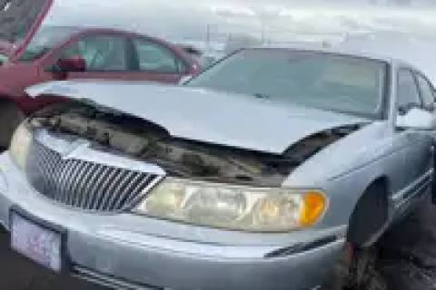 Photo of 1998 Ford Lincoln Continental