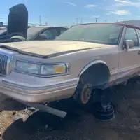 Photo of 1996 Ford Lincoln & Town Car