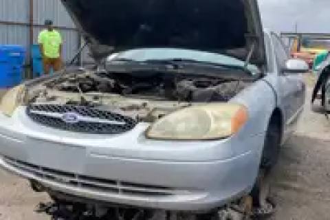 Photo of 2001 Ford Taurus