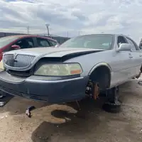 Photo of 2003 Ford Lincoln & Town Car