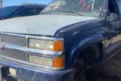 Photo of 2000 General Motors Tahoe