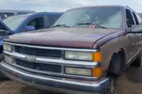 Photo of 1995 General Motors Suburban 1500