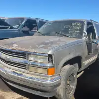 Photo of 1999 General Motors Suburban 1500