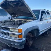 Photo of 1999 General Motors Suburban 1500