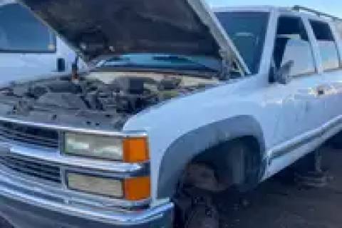 Photo of 1999 General Motors Suburban 1500