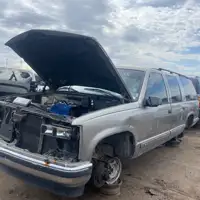 Photo of 1999 General Motors Suburban 1500