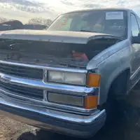 Photo of 1999 General Motors Suburban 1500