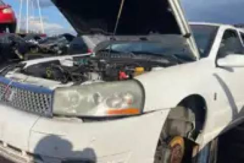 Photo of 2003 General Motors Saturn L Series