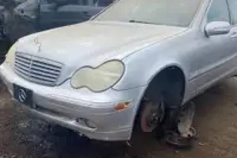 Photo of 2002 Mercedes-Benz Mercedes C-Class