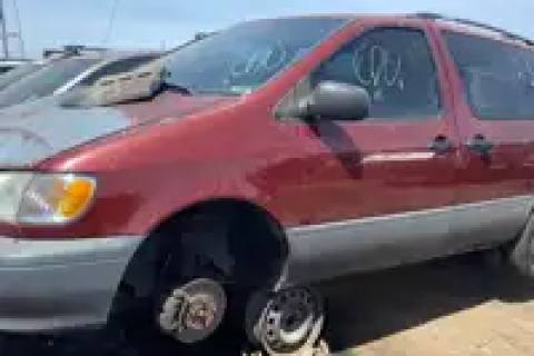 Photo of 2002 Toyota Sienna
