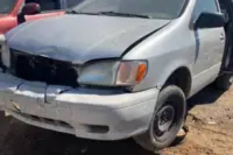 Photo of 2001 Toyota Sienna