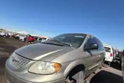Photo of 2002 Chrysler Town & Country