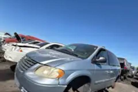Photo of 2006 Chrysler Town & Country