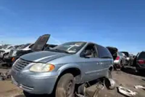 Photo of 2006 Chrysler Town & Country