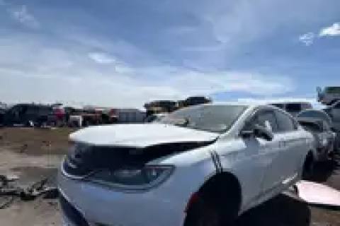 Photo of 2015 Chrysler 200