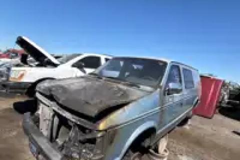Photo of 1990 Dodge Caravan