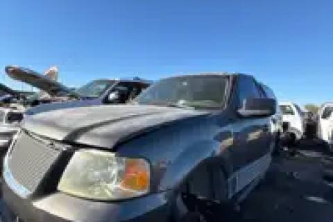 Photo of 2004 Ford Expedition