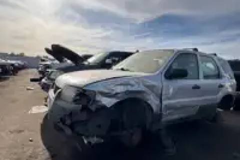 Photo of 2004 Ford Escape