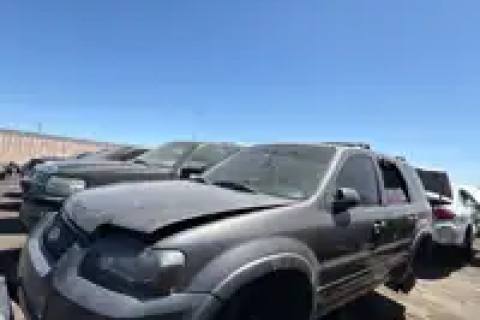 Photo of 2005 Ford Escape