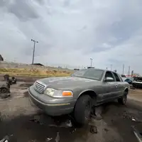 Photo of 2000 Ford Crown Victoria