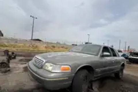 Photo of 2000 Ford Crown Victoria