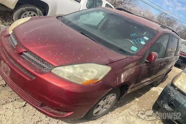 Photo of 2004 Toyota Sienna