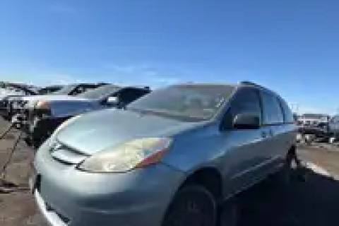 Photo of 2008 Toyota Sienna