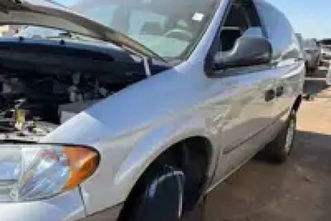 Photo of 2002 Chrysler Voyager