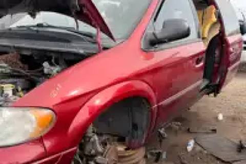 Photo of 2005 Chrysler Town & Country