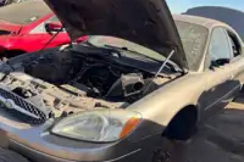 Photo of 2003 Ford Taurus