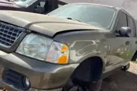 Photo of 2004 Ford Explorer