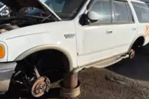 Photo of 2002 Ford Expedition