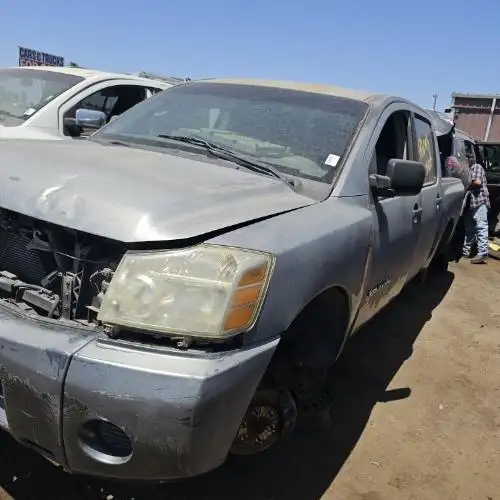 Photo of 2005 Nissan Titan