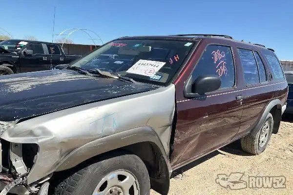 Photo of 1997 Nissan Pathfinder